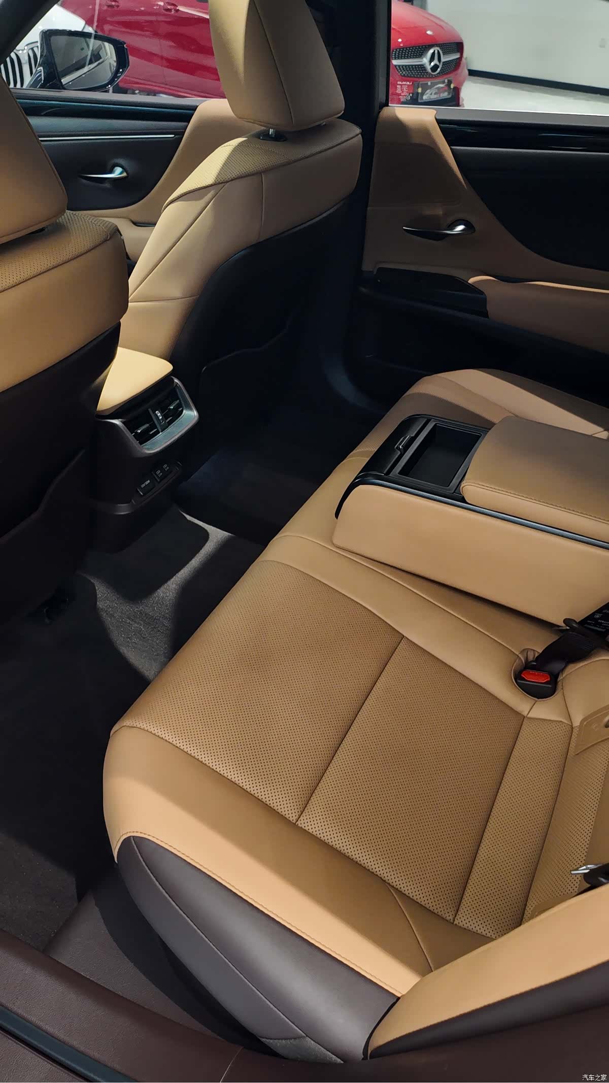 Lexus ES, 2020 10