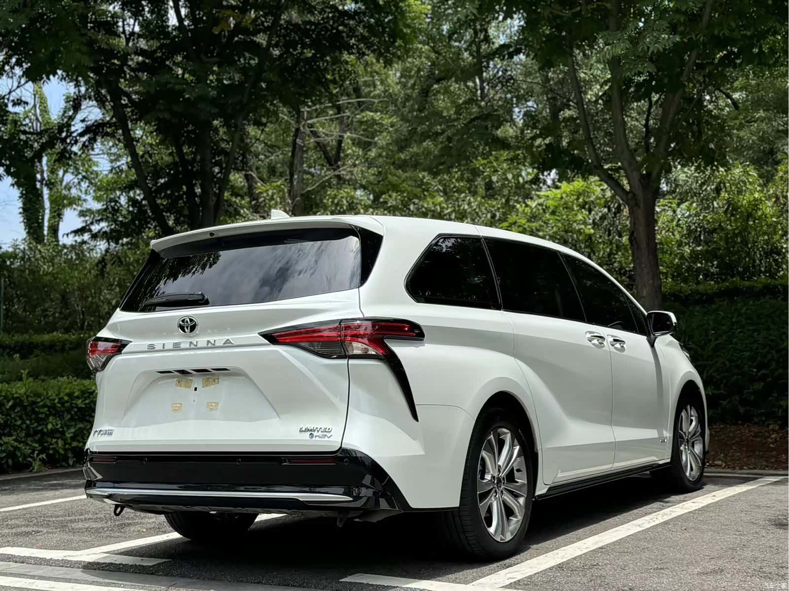Toyota Sienna, 2024 10