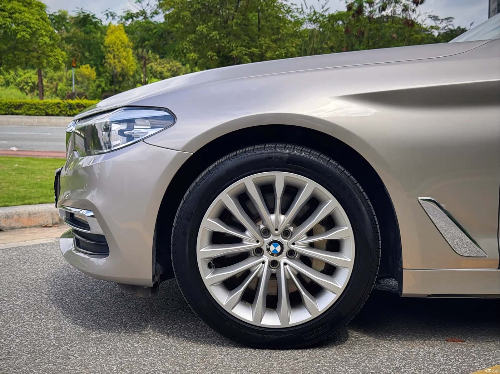 BMW 5 Series, 2019 все фото