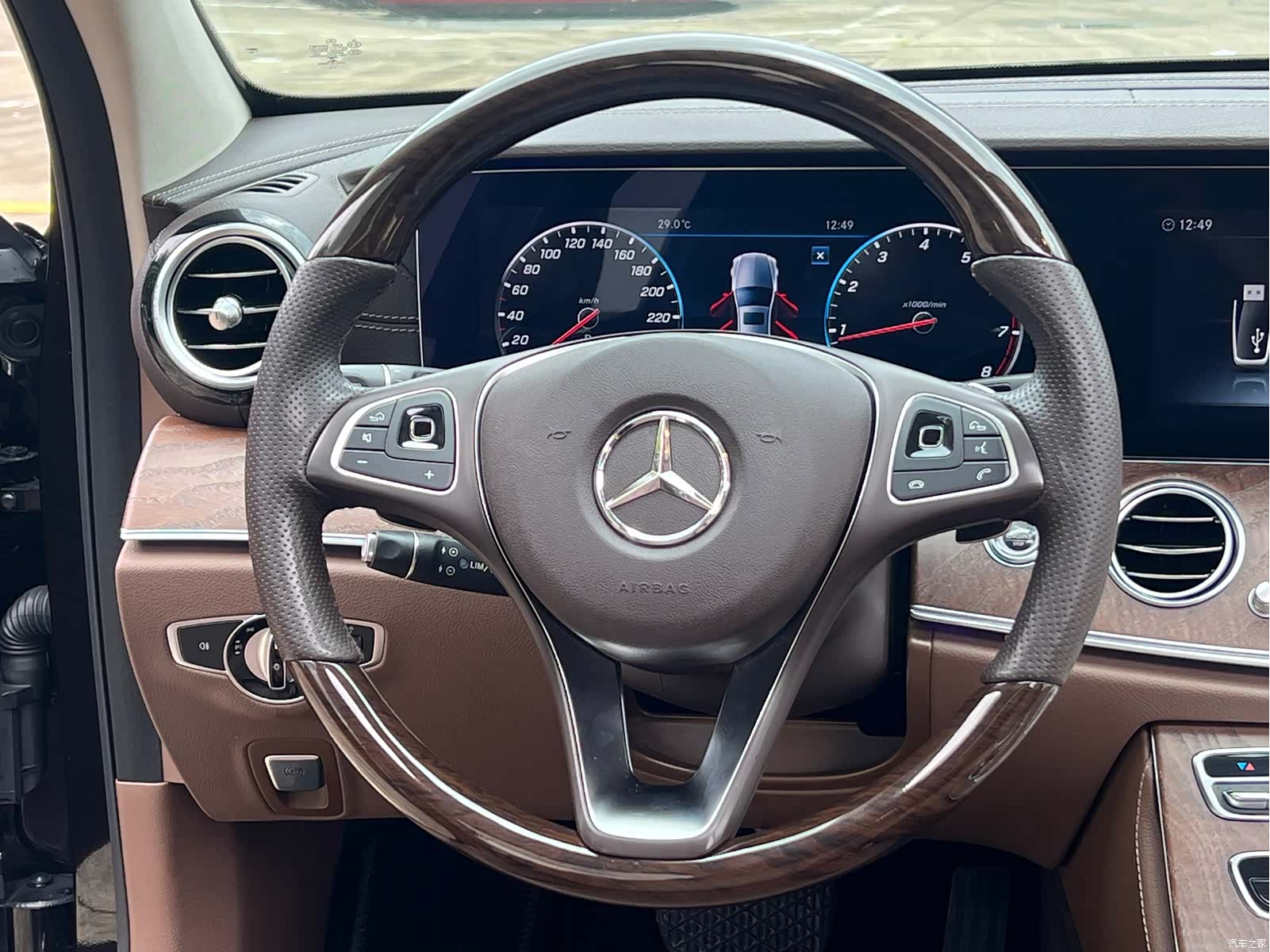 Mercedes-Benz E-Class, 2018 9