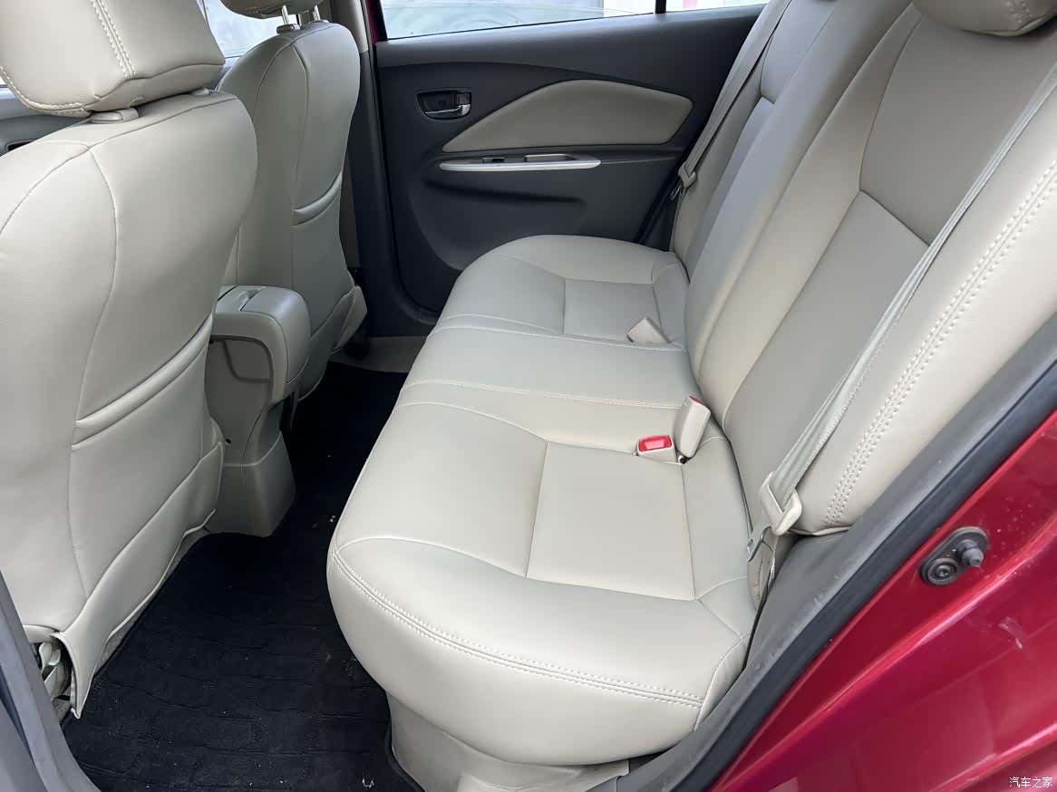 Toyota GL-i, 2011 7