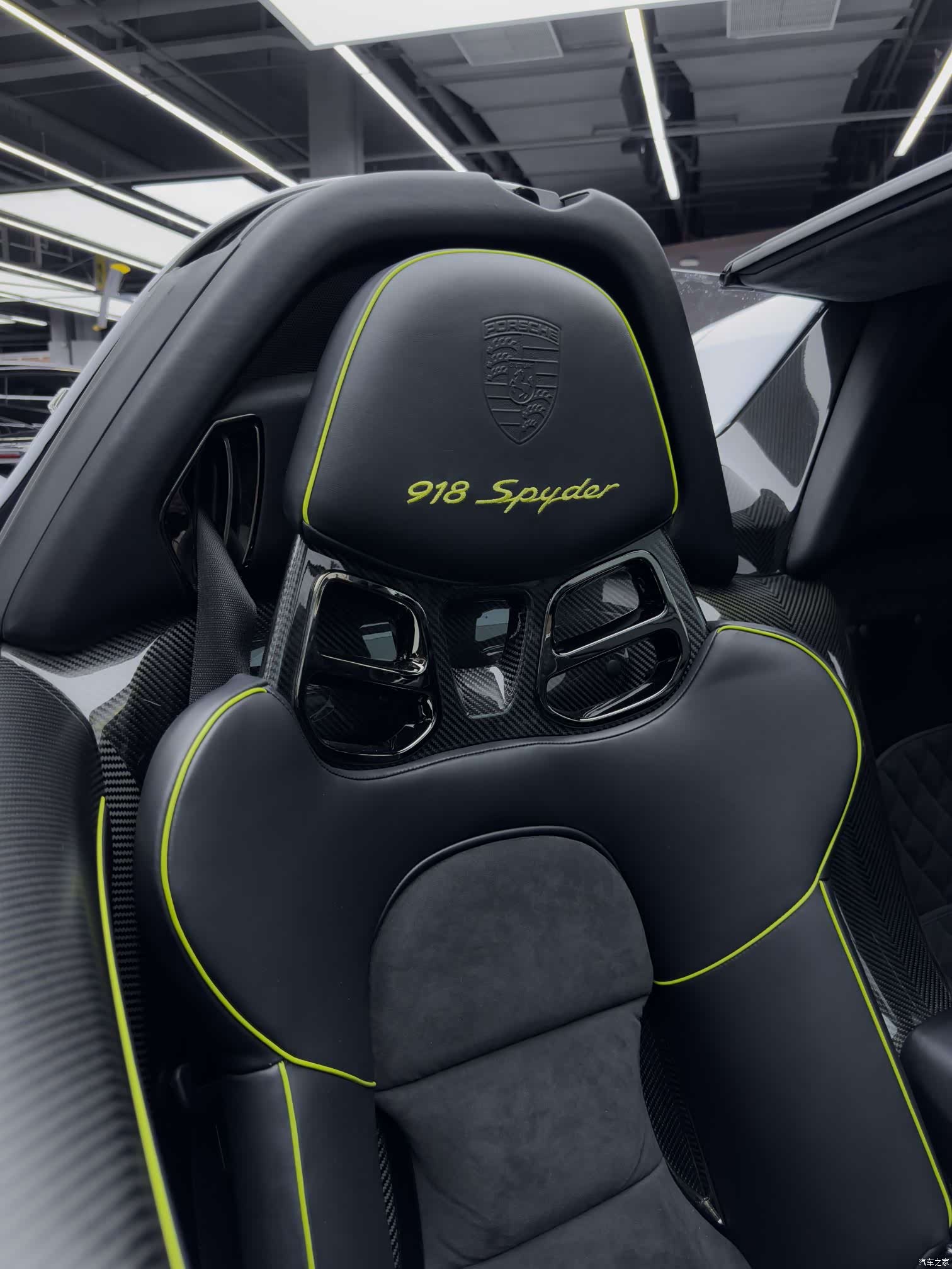 Porsche 918, 2015 26