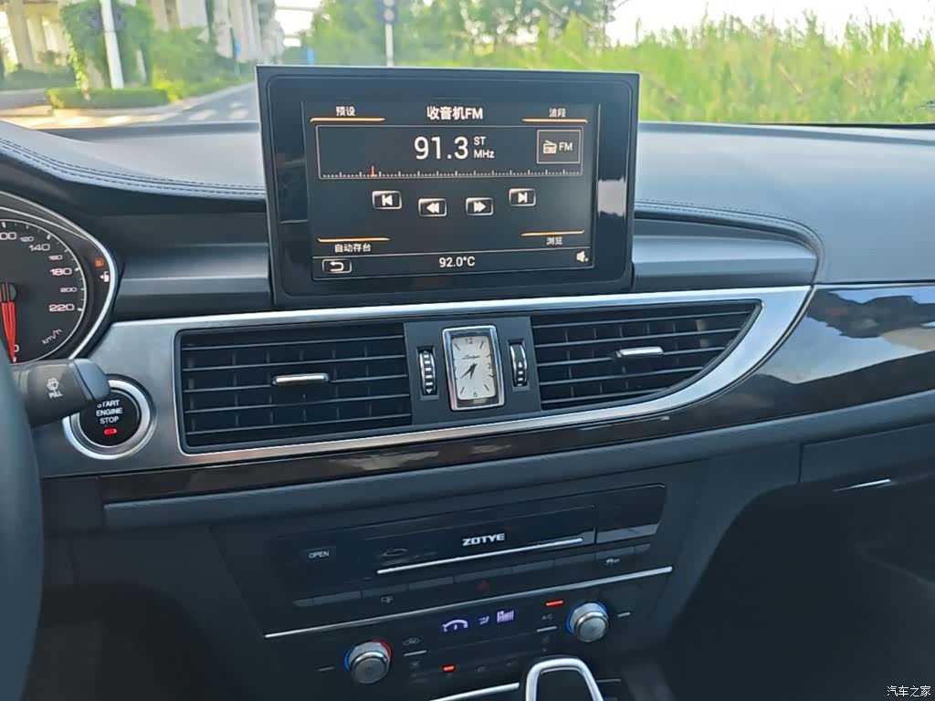 Zotye Z700, 2017 13