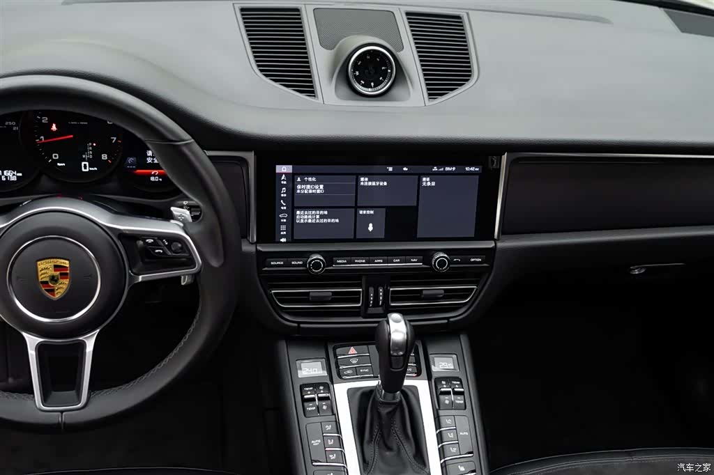 Porsche Macan, 2021 12