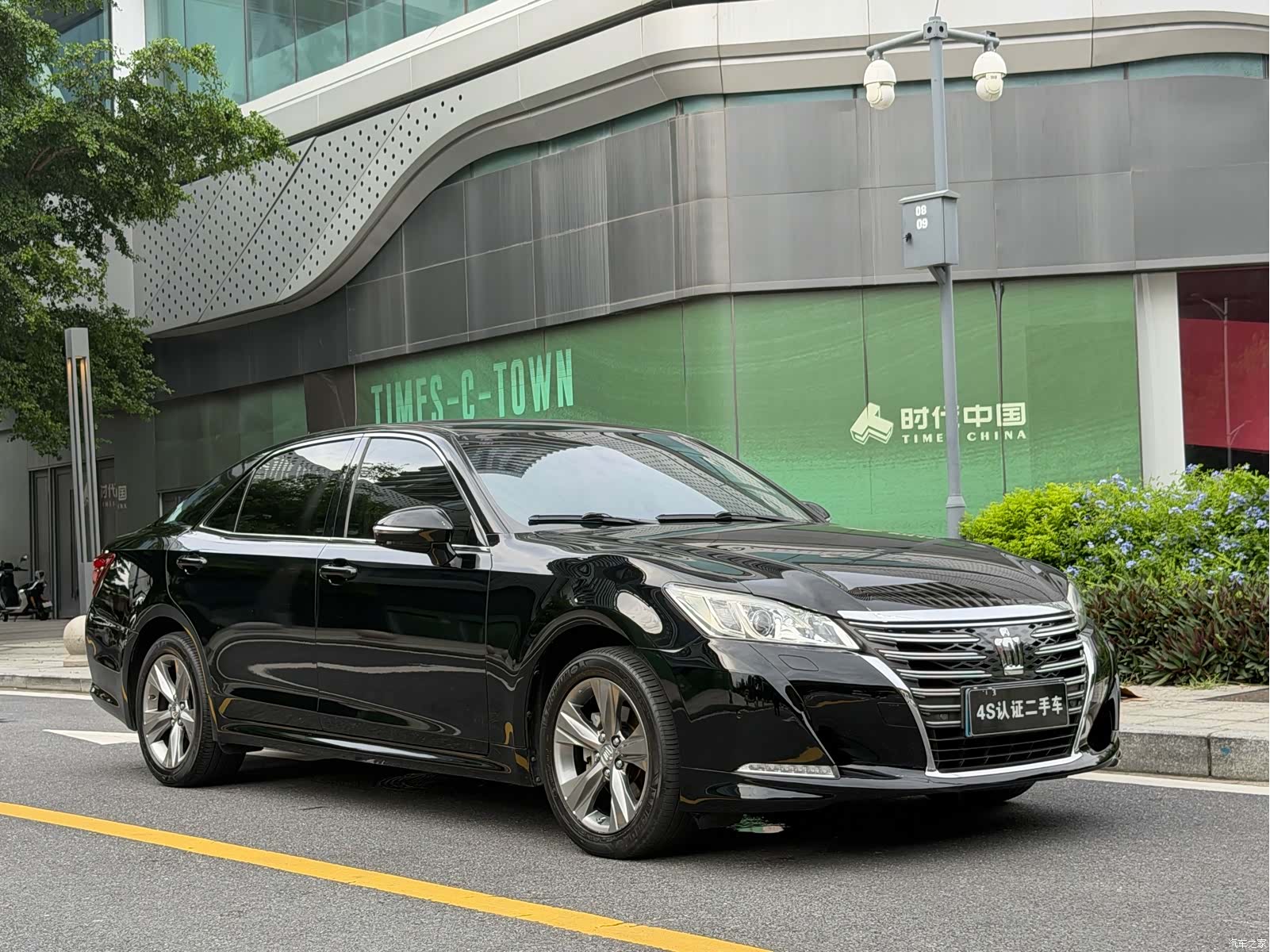 Toyota Crown, 2016 2