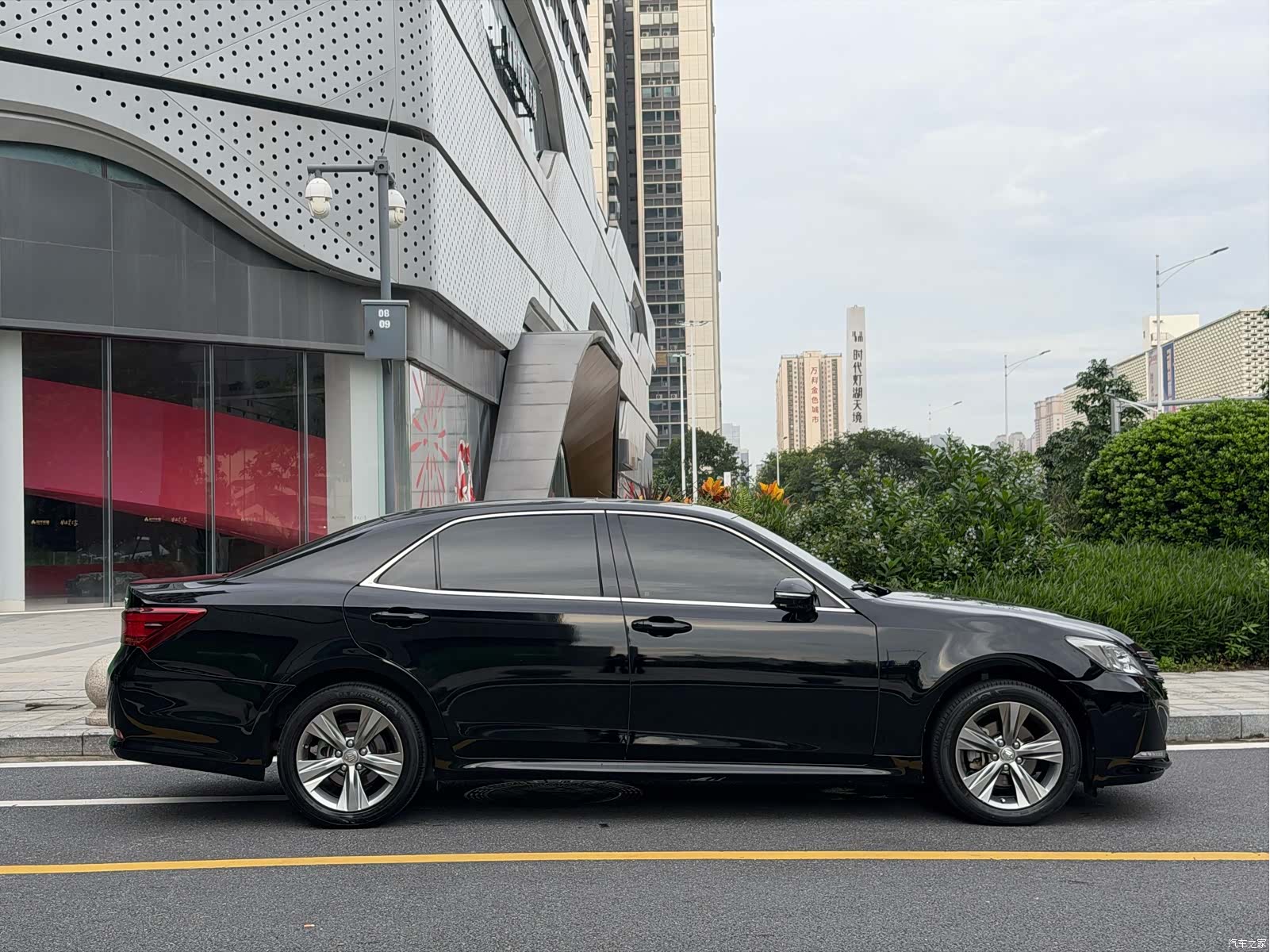 Toyota Crown, 2016 8