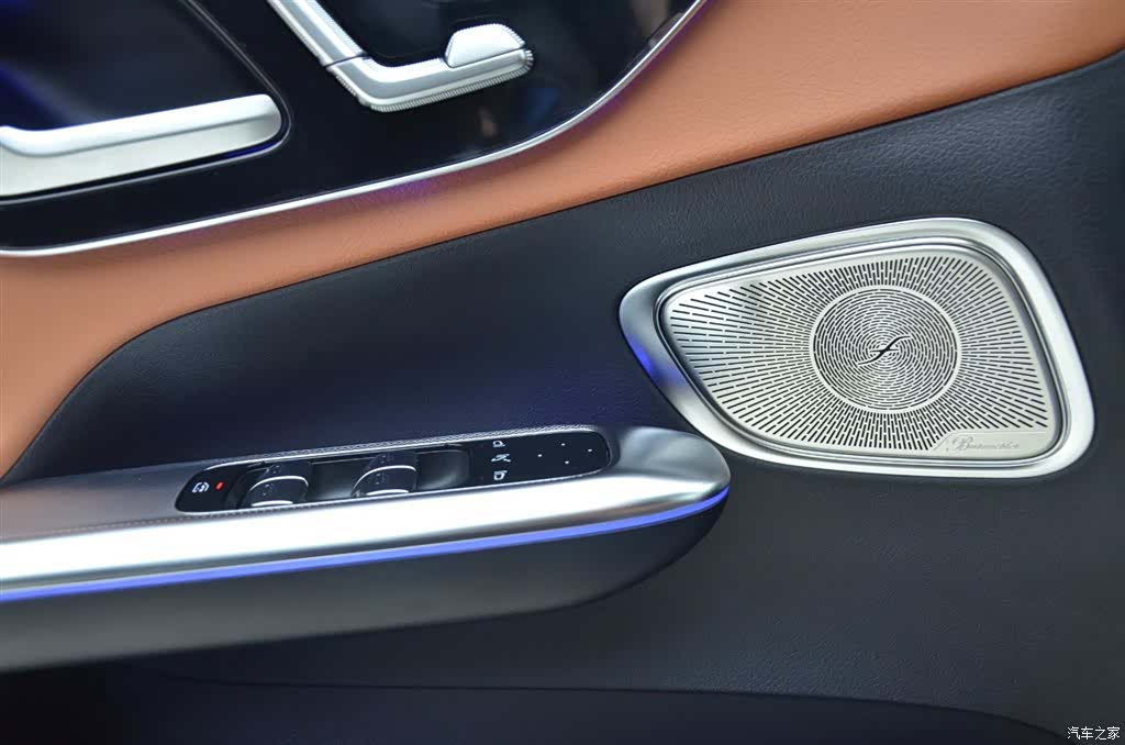 Mercedes-Benz GLC, 2026 11