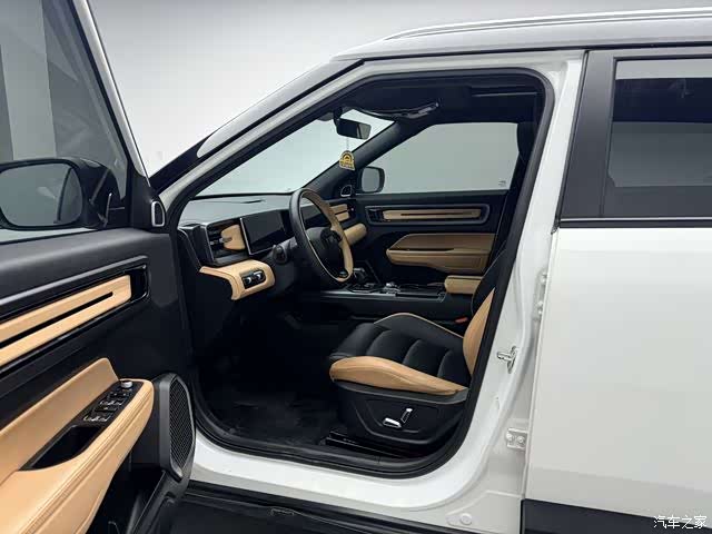 Geely Icon, 2023 13