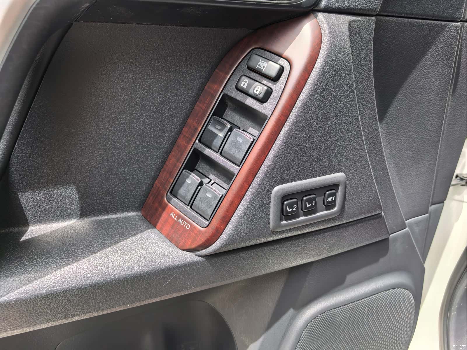 Toyota Prado, 2017 18