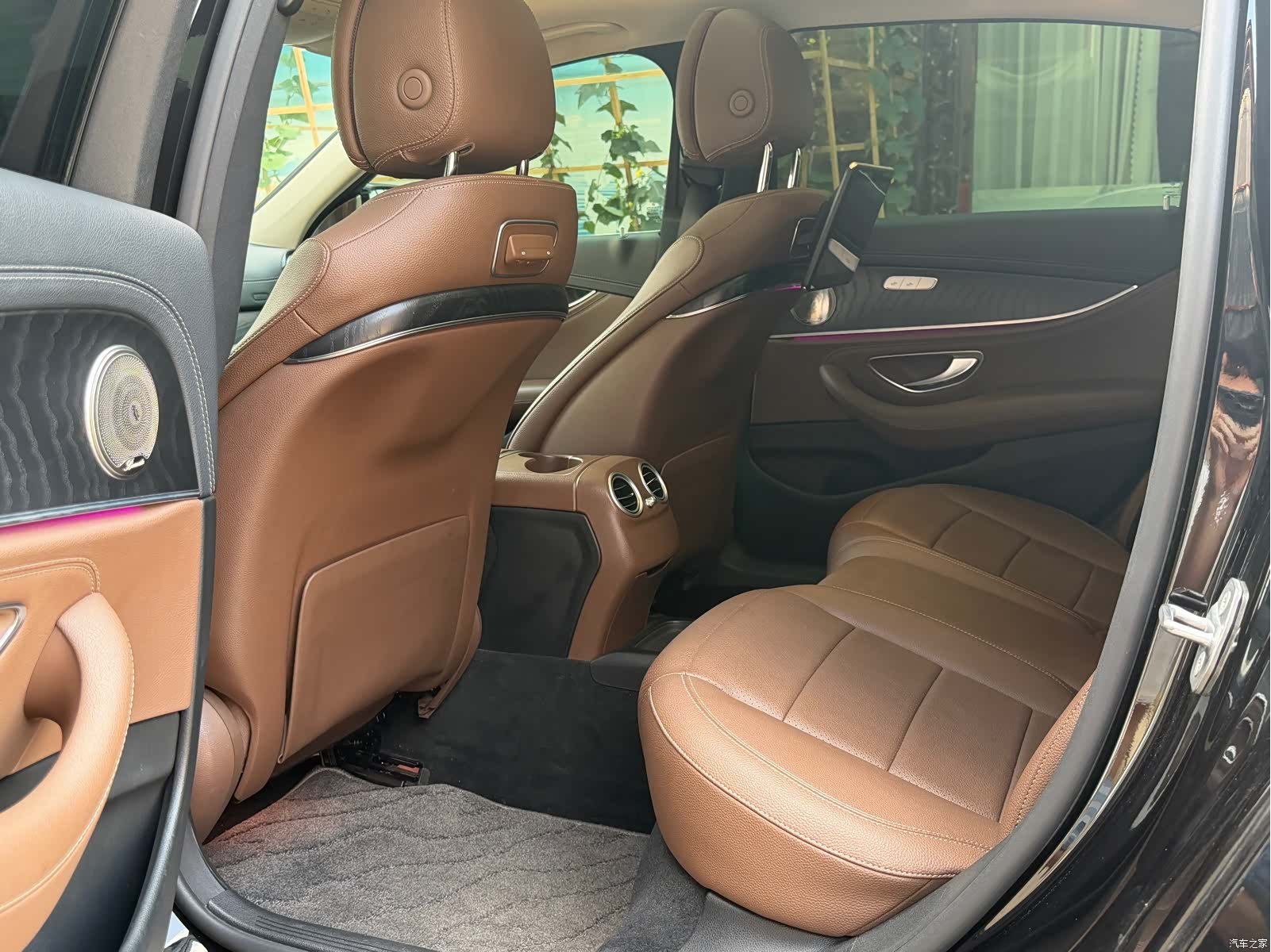 Mercedes-Benz E-Class, 2019 10