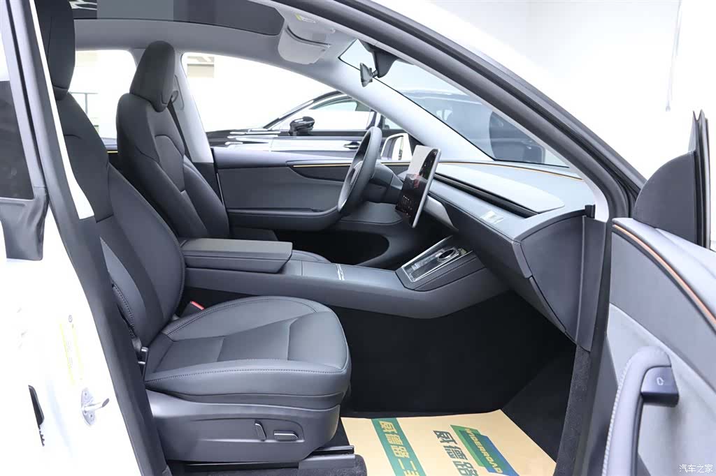 Tesla Model Y, 2026 15