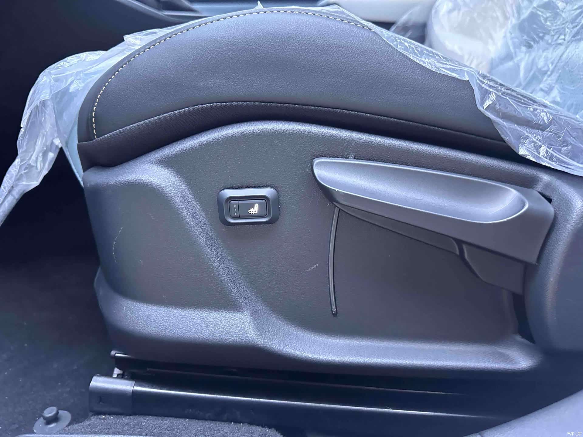 Geely Emgrand, 2023 16