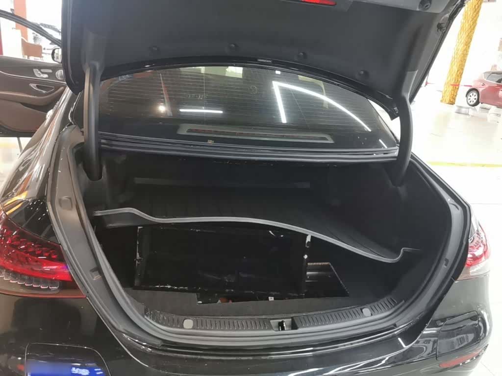 Mercedes-Benz E-Class, 2023 19