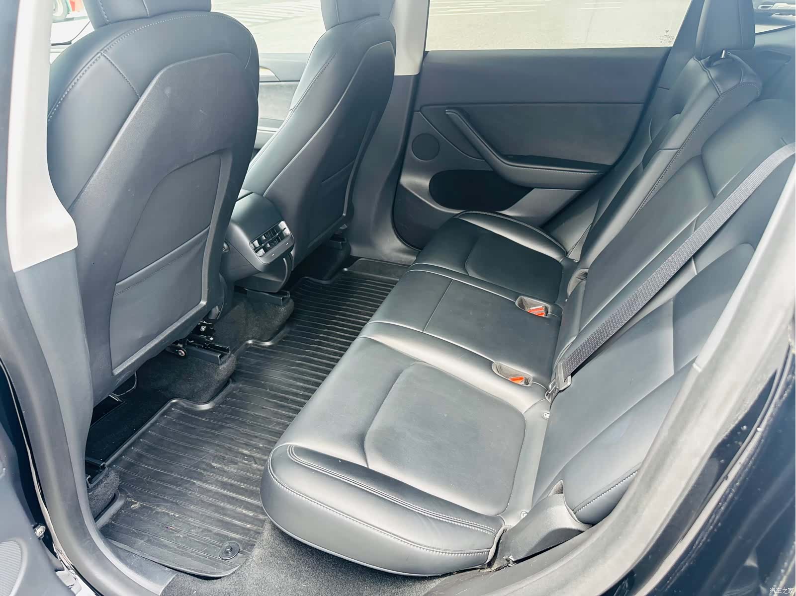Tesla Model Y, 2022 9