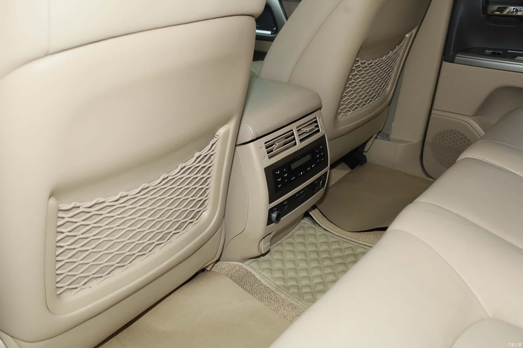 Toyota Land Cruiser, 2013 28