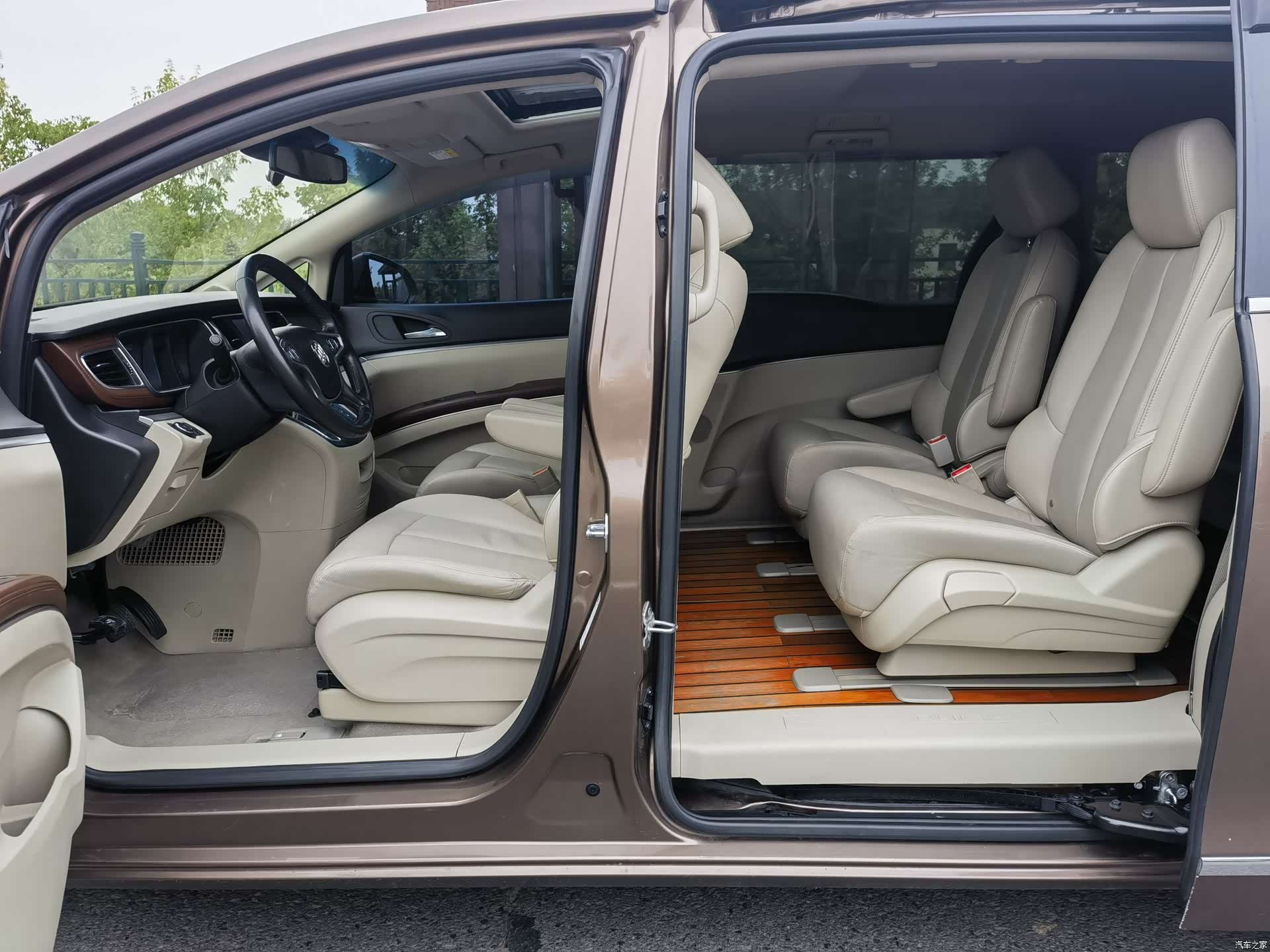 Buick GL8, 2019 11