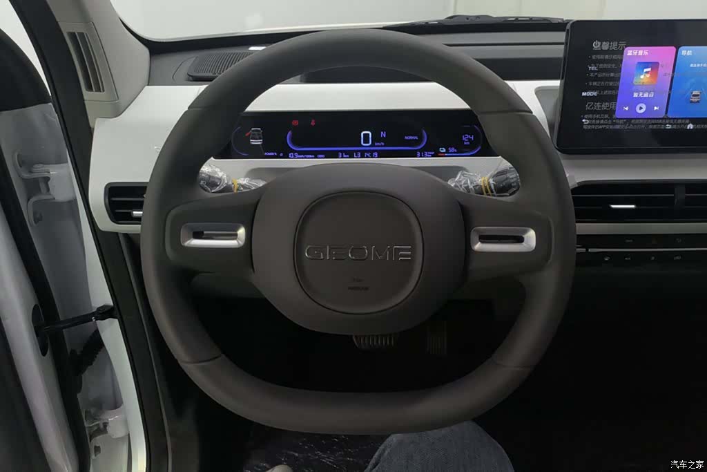 Geely Panda, 2025 15
