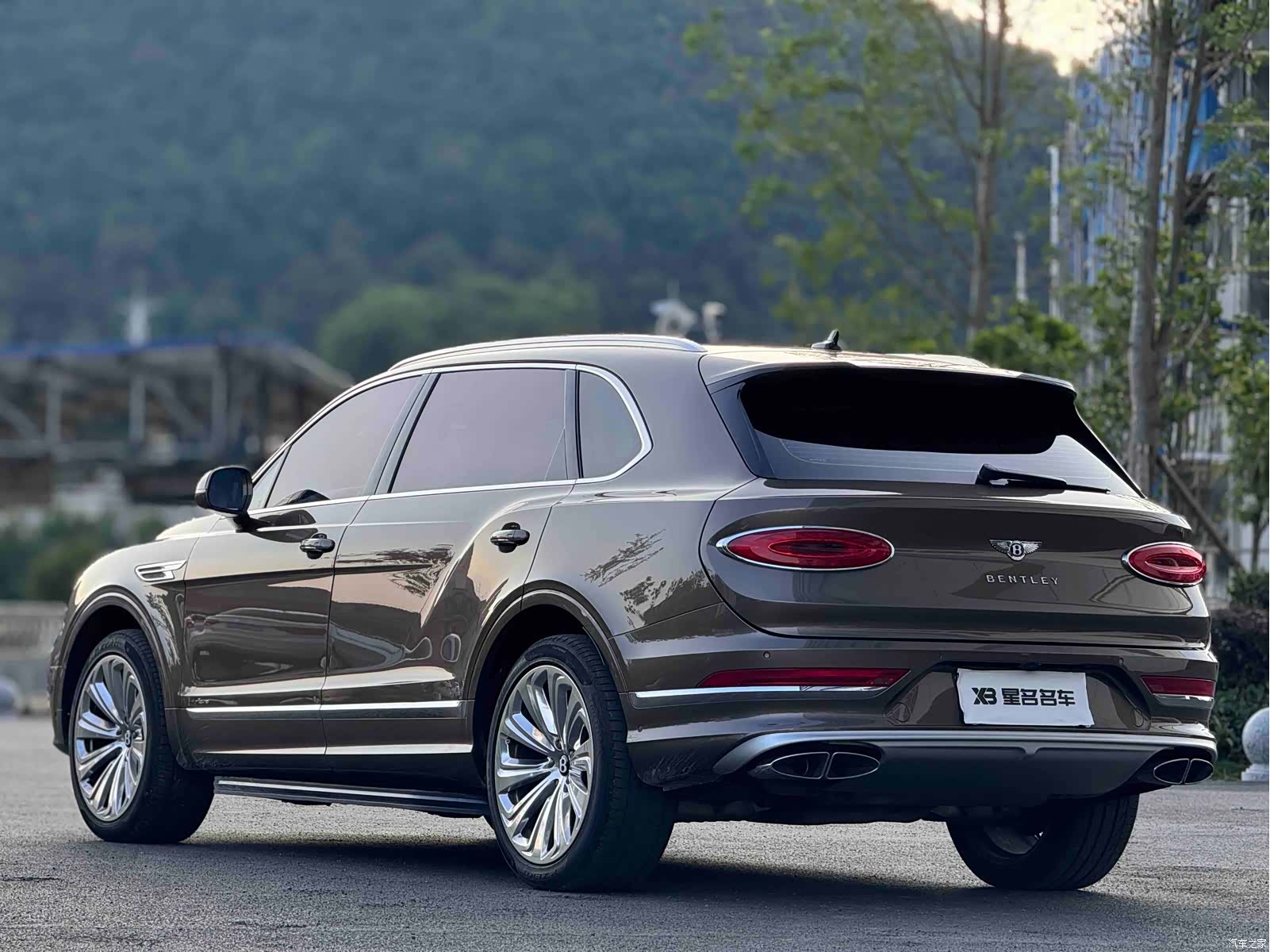 Bentley Bentayga, 2023 15