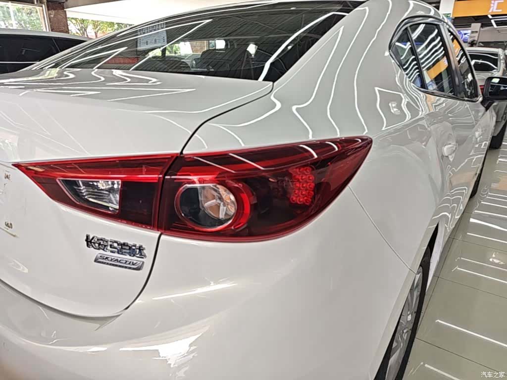 Mazda Mazda3, 2017 8