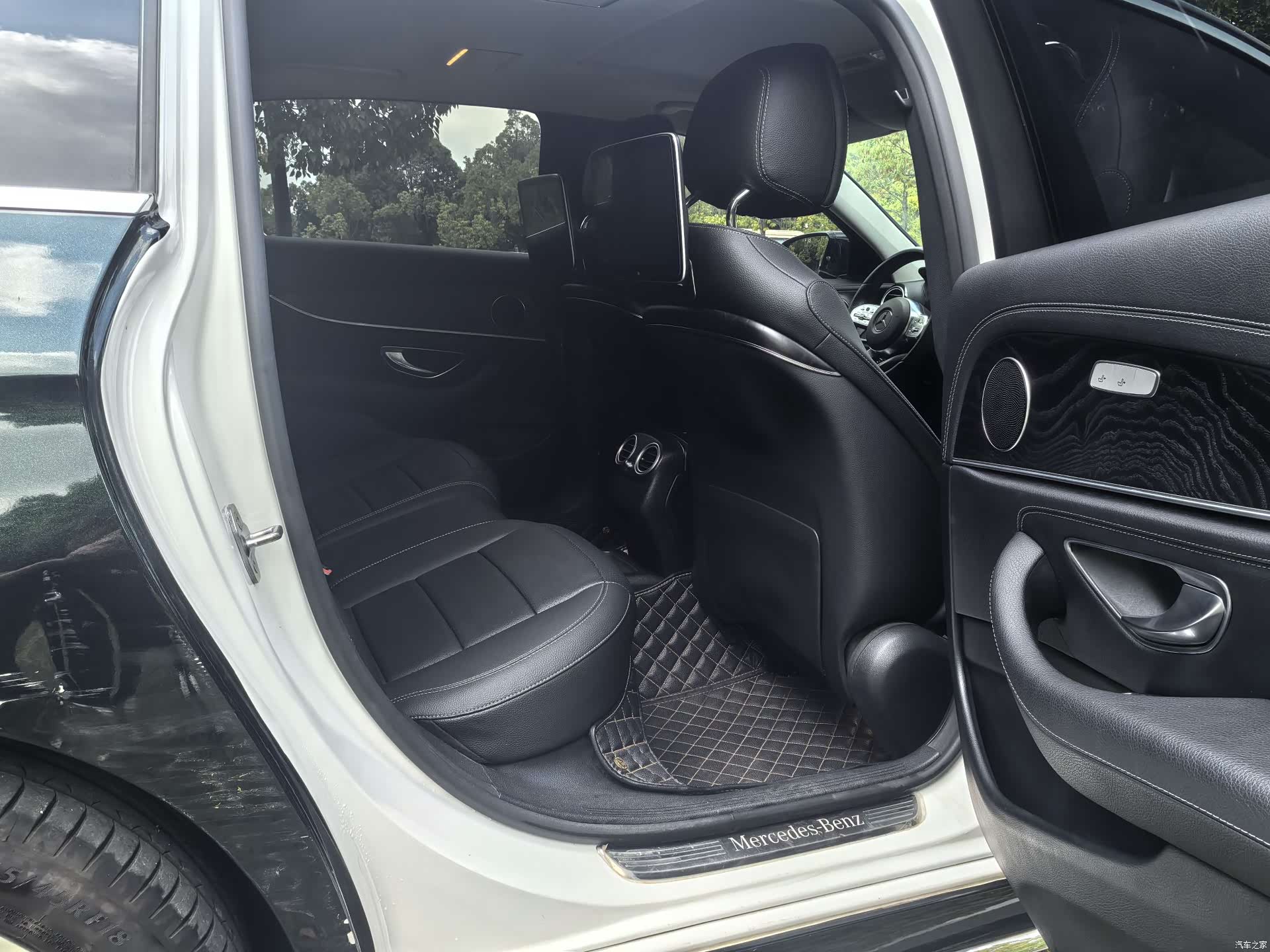 Mercedes-Benz E-Class, 2019 26