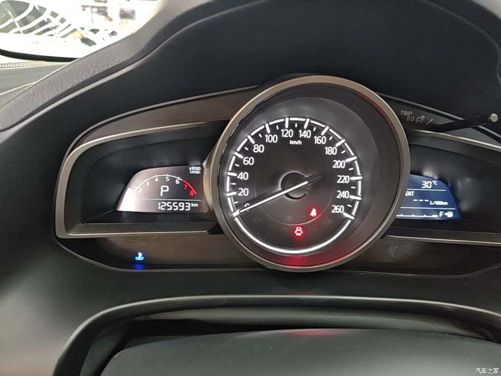 Mazda Mazda3, 2017 12