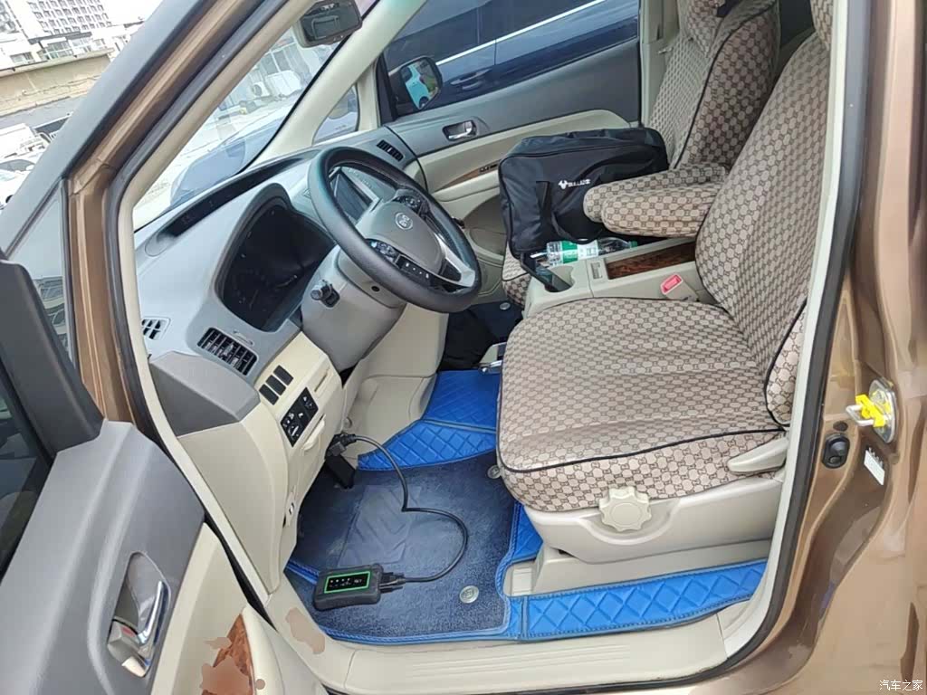 BYD M6, 2014 11