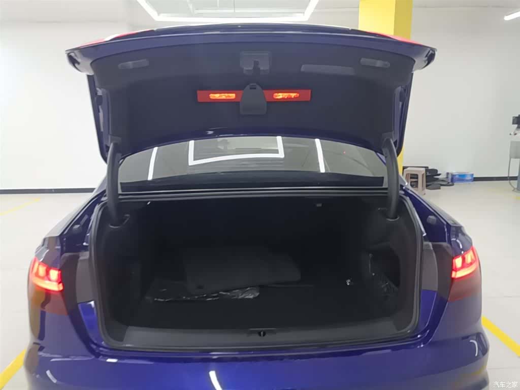 Audi A4L, 2021 19