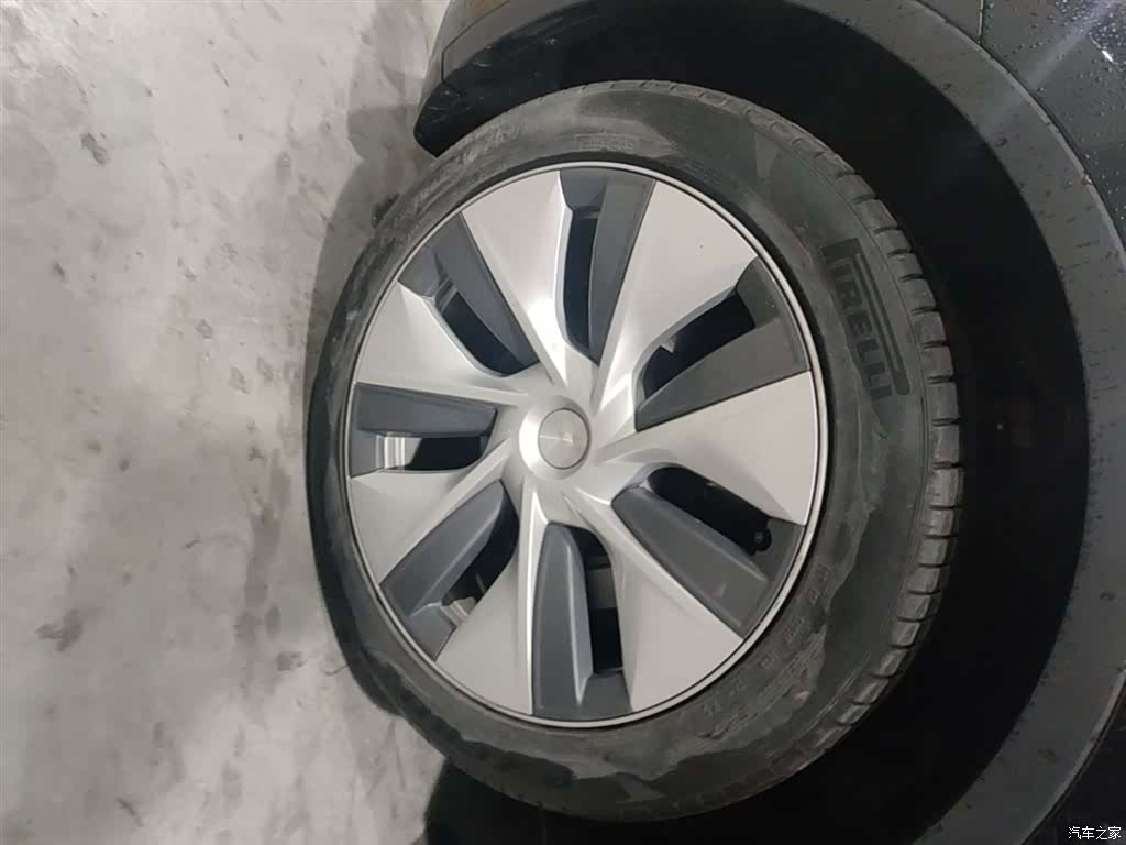 Tesla Model Y, 2023 23