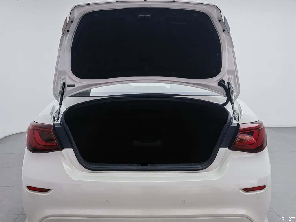 Infiniti Q70, 2017 16