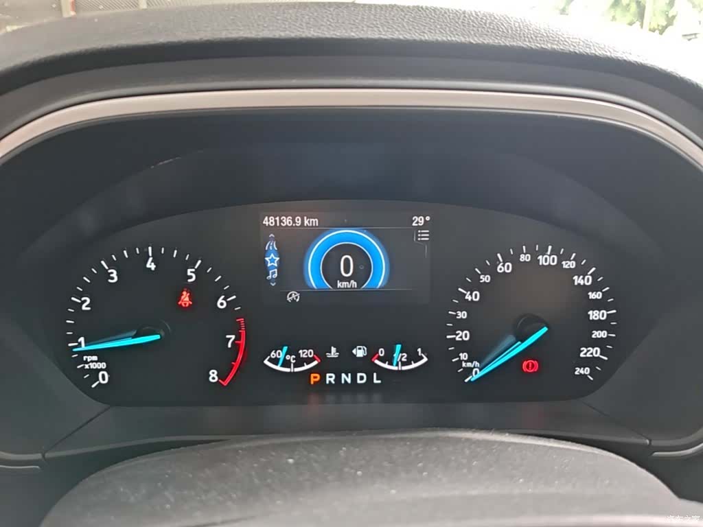 Ford Focus, 2019 12