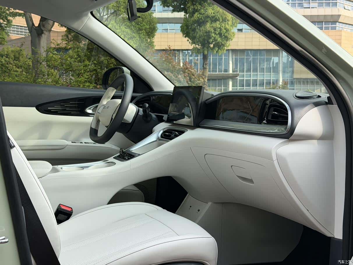 Geely Xingyuan, 2025 13