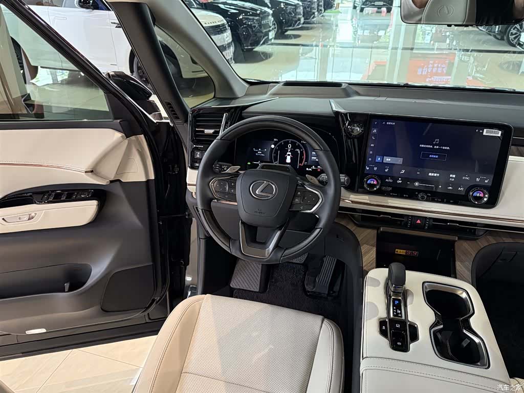 Lexus LM, 2026 17