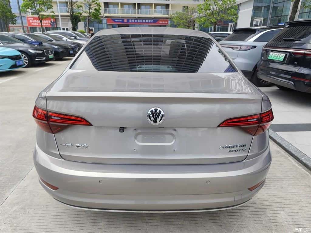 Volkswagen Sagitar, 2020 8