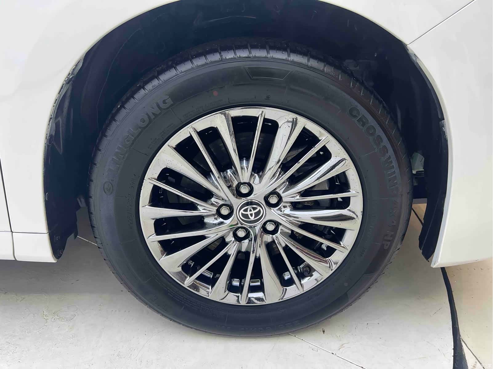 Toyota Alphard, 2021 25