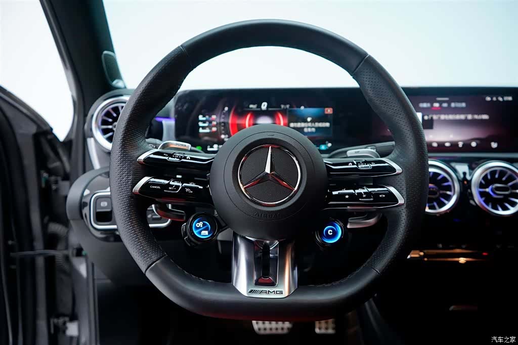 Mercedes-Benz A-Class, 2025 17