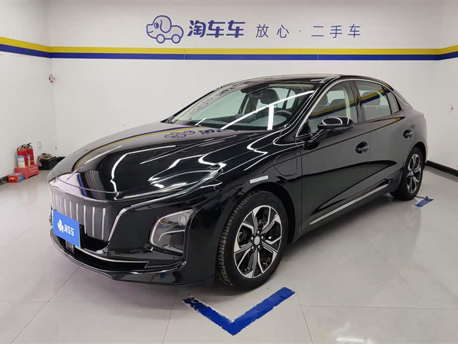 Hongqi E-QM5