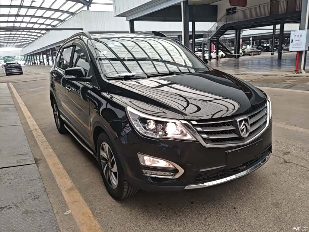 Wuling 560, 2016 4