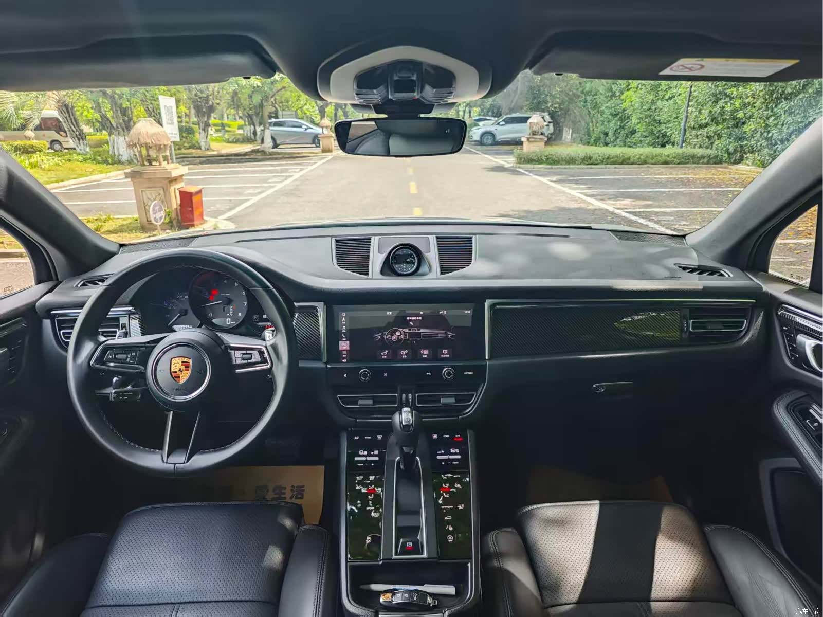 Porsche Macan, 2023 все фото