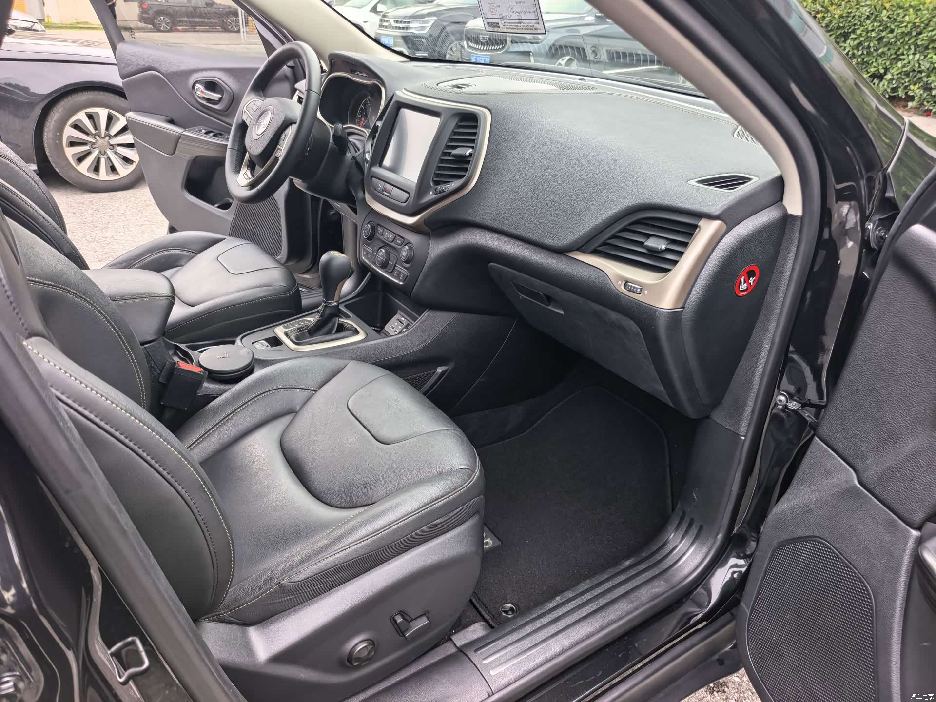 Jeep Cherokee, 2018 12