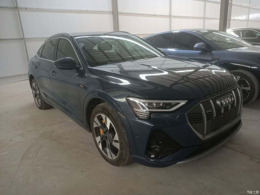 Audi e-tron, 2022 22