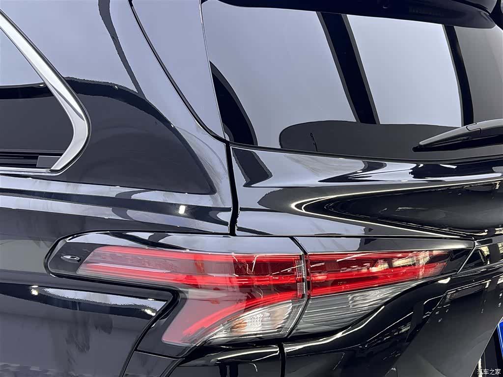 Toyota Granvia, 2023 9