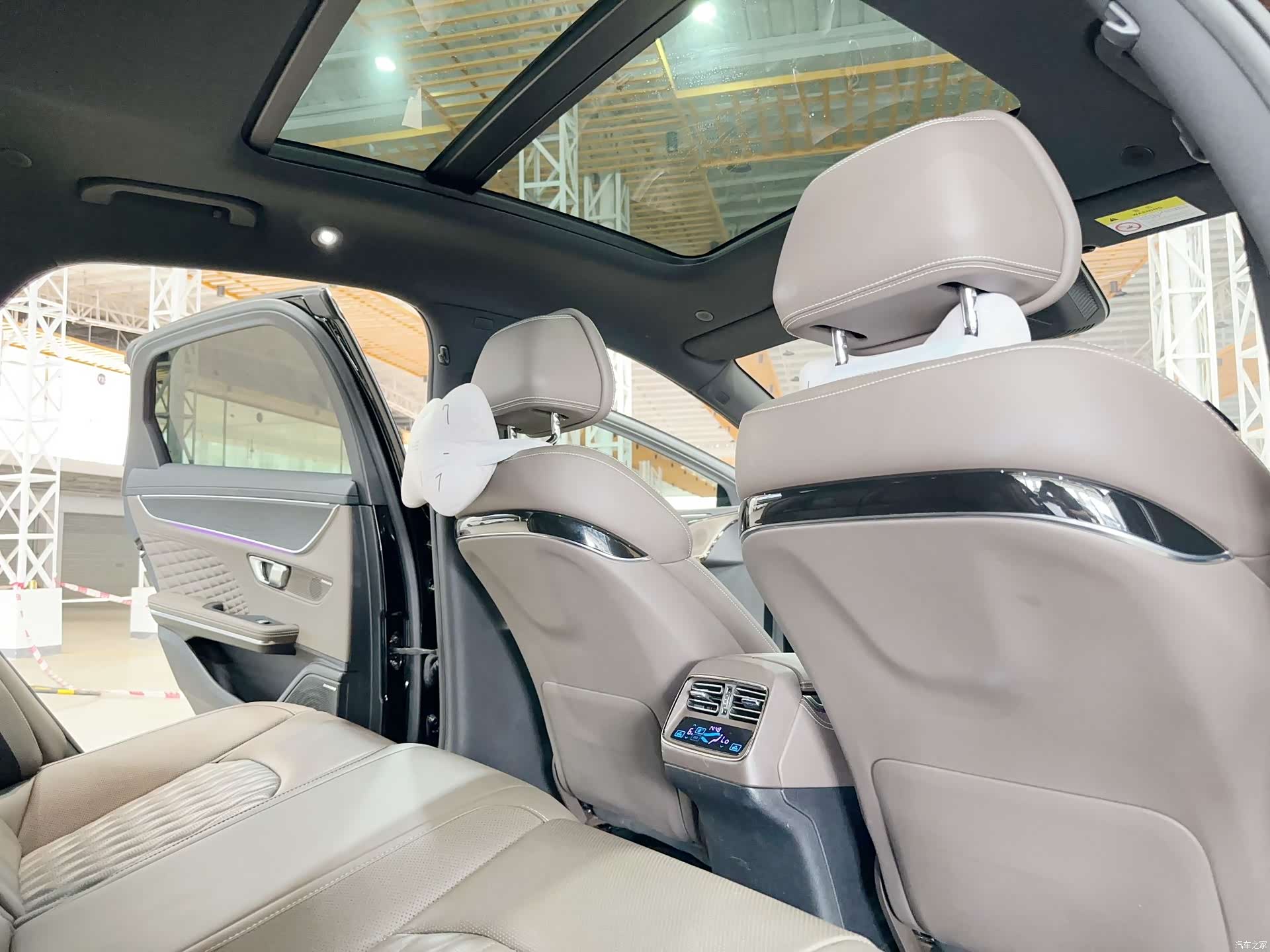 BYD Han, 2022 10