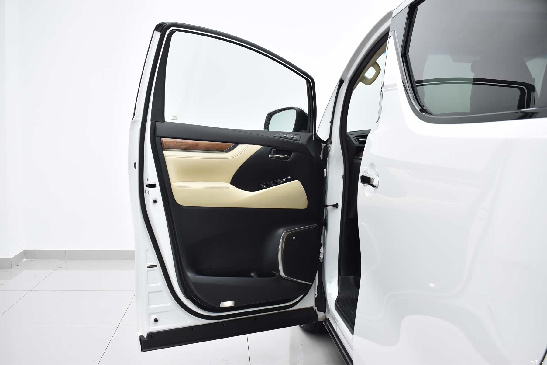 Toyota Alphard, 2017 20