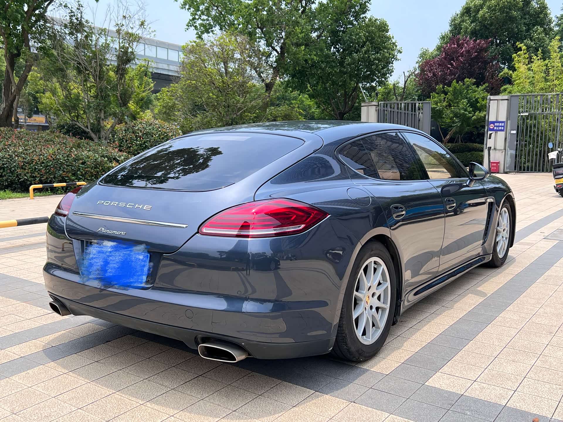 Porsche Panamera, 2011 7