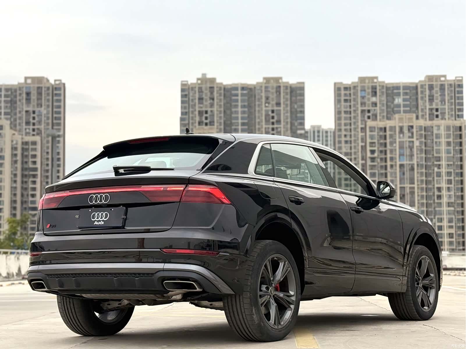Audi Q8, 2025 11
