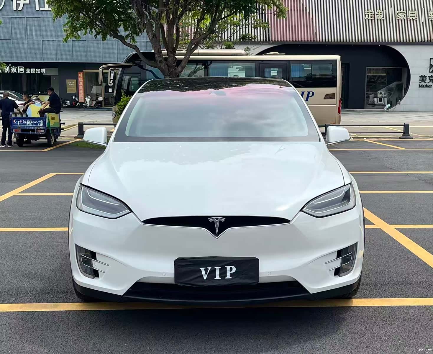 Tesla Model X, 2017 1