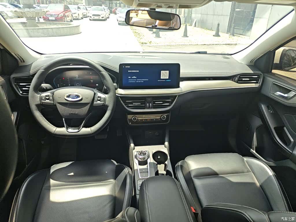 Ford Focus, 2022 10