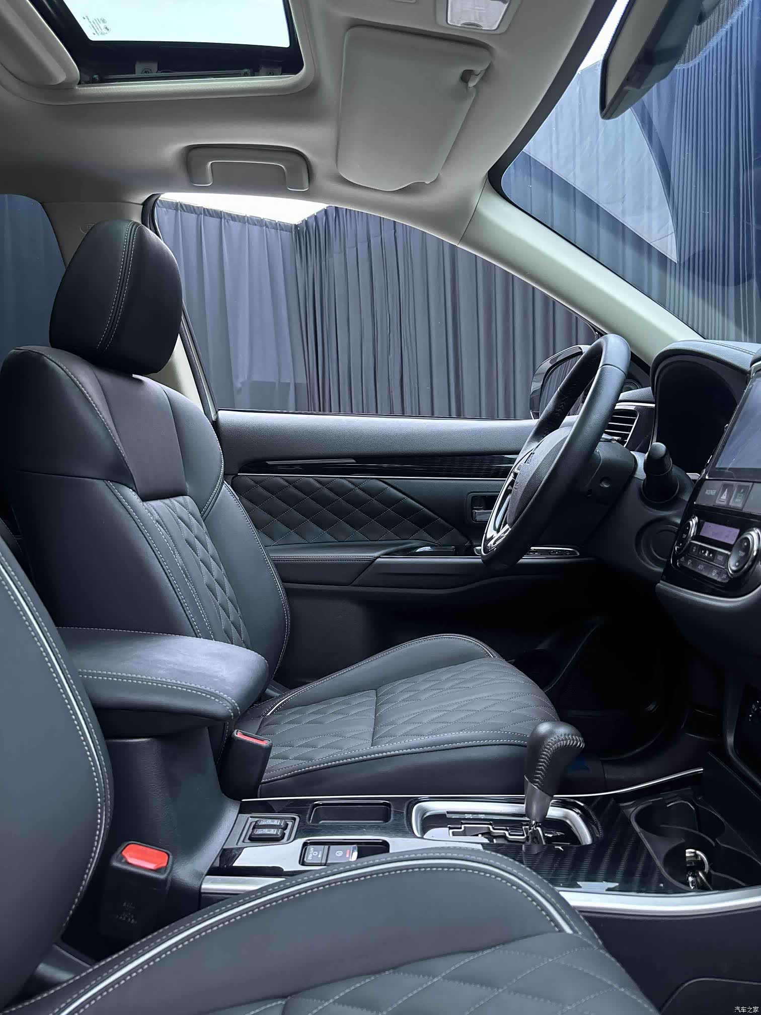 Mitsubishi Outlander, 2022 11