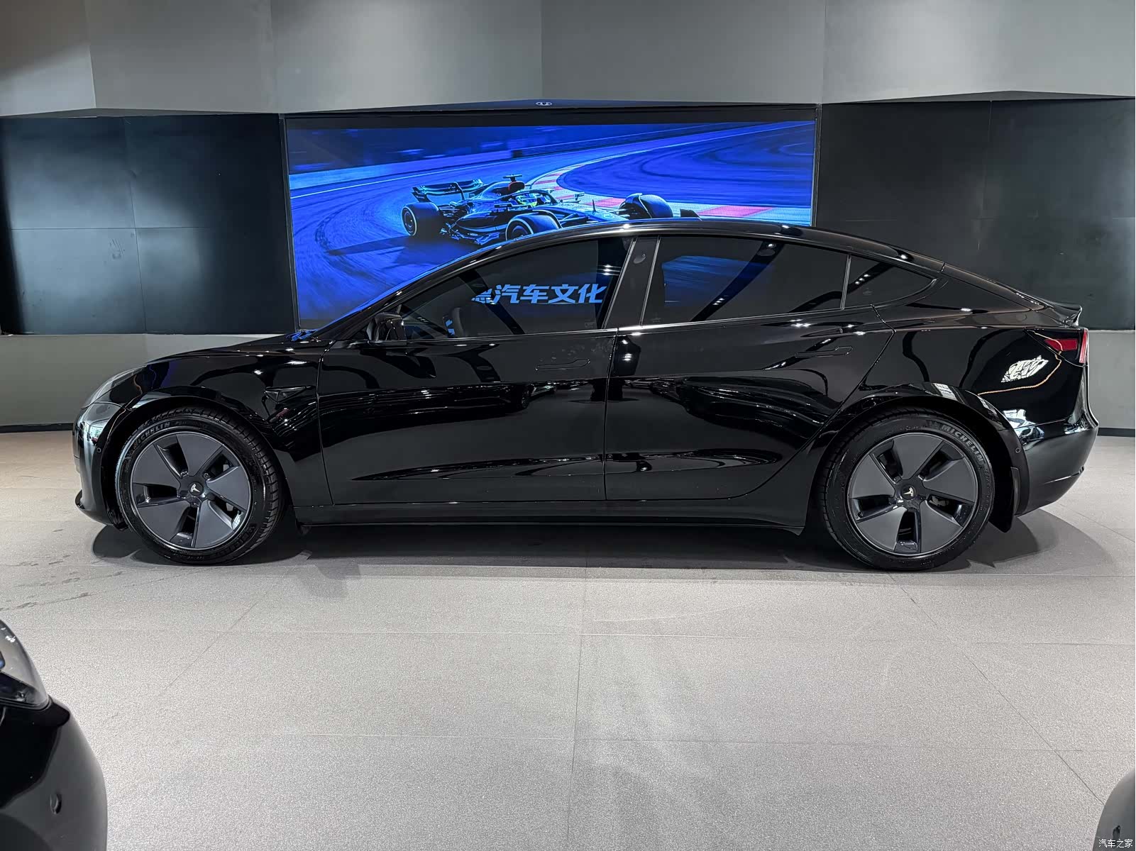 Tesla Model 3, 2022 3