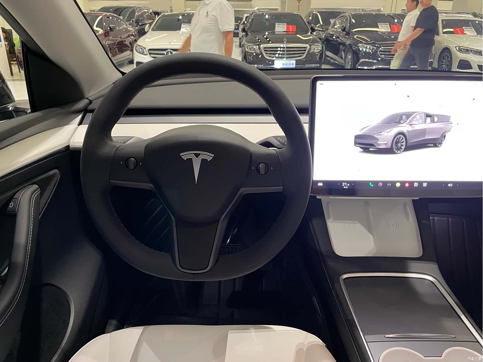 Tesla Model Y, 2023 13